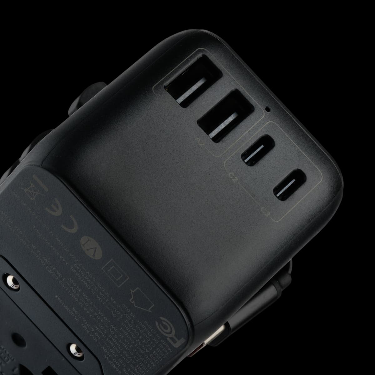 35 W GaN Universal World Travel Adapter thumbnail 2